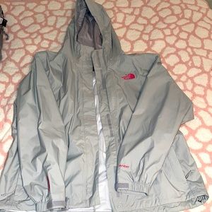 NWOT Women’s The North Face raincoat
